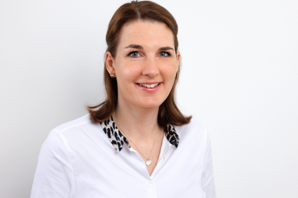 Portraitfoto von Cristina Hambücken, Projektmanagerin und Officeleiterin bei CT